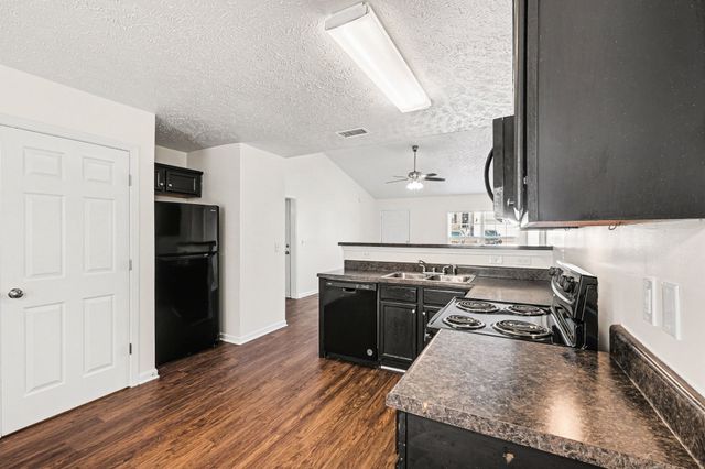 1375 E Nir Shreibman Blvd, La Vergne, TN 37086