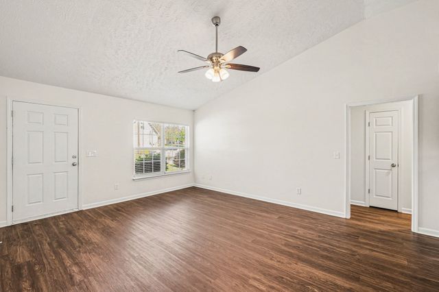 1375 E Nir Shreibman Blvd, La Vergne, TN 37086