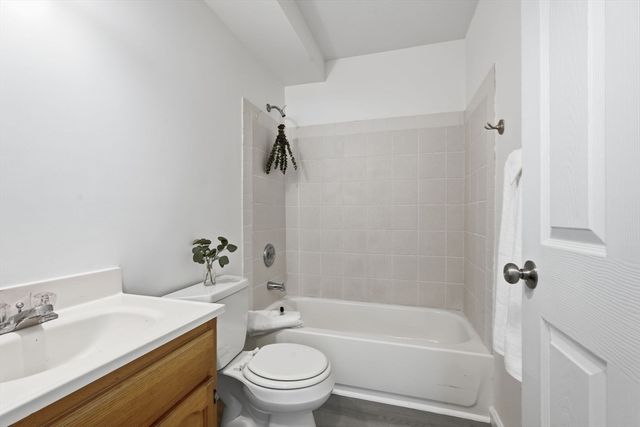 5 Marco Dr, Pittsfield, MA 01201