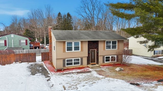 5 Marco Dr, Pittsfield, MA 01201