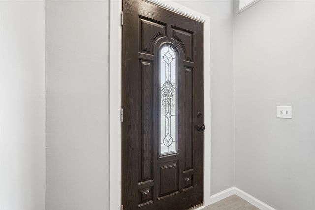 5 Marco Dr, Pittsfield, MA 01201