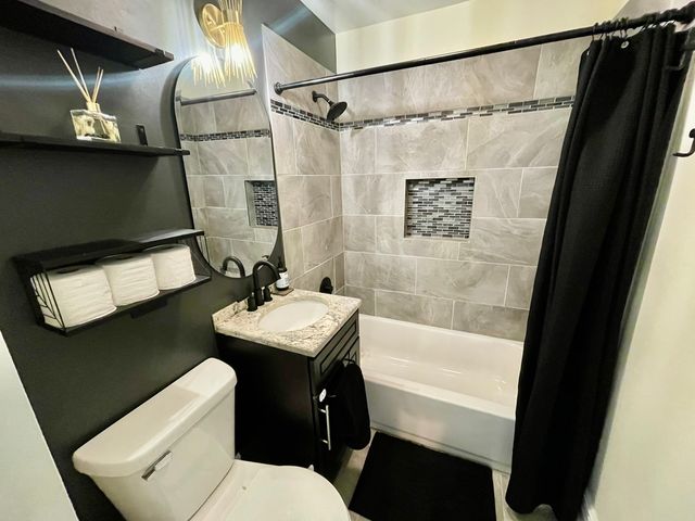 3806 N OCTAVIA Avenue, Chicago, IL 60634