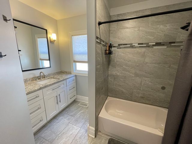 3806 N OCTAVIA Avenue, Chicago, IL 60634