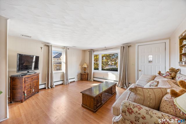 6 Hillcrest Avenue, Watertown, CT 06779