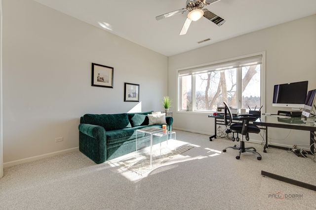 209 Rivershire Lane 203, Lincolnshire, IL 60069