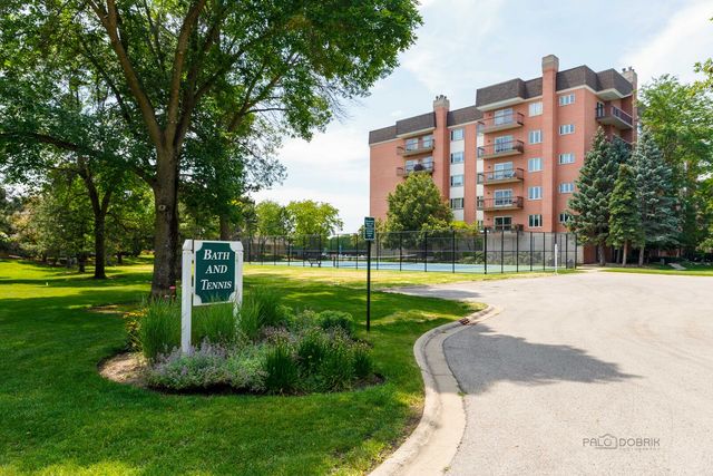 209 Rivershire Lane 203, Lincolnshire, IL 60069