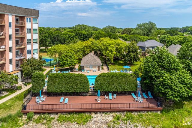 209 Rivershire Lane 203, Lincolnshire, IL 60069