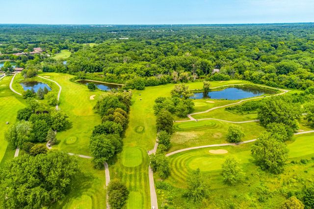 209 Rivershire Lane 203, Lincolnshire, IL 60069