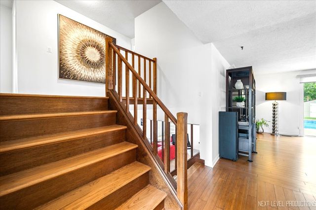 636 Cambridge Drive, Schaumburg, IL 60193