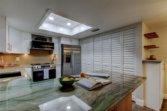 2673 SABAL SPRINGS CIRCLE 201, Clearwater, FL 33761