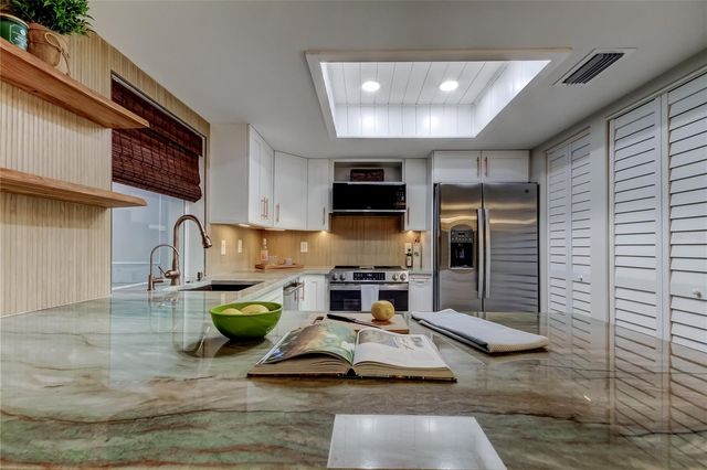 2673 SABAL SPRINGS CIRCLE 201, Clearwater, FL 33761