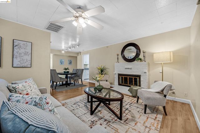 259 Gloria Dr, Pleasant Hill, CA 94523
