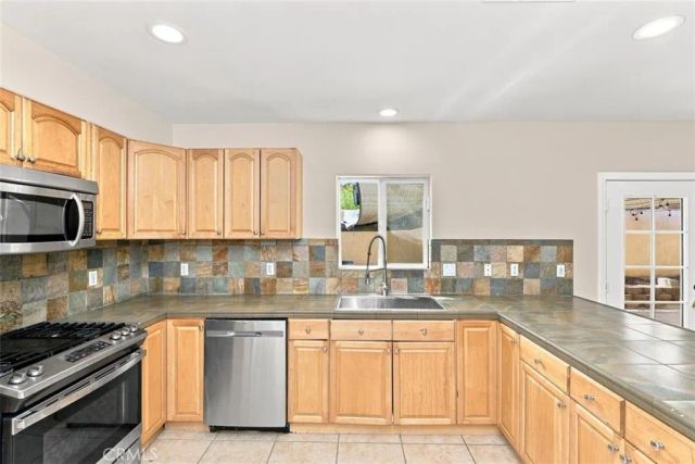 33275 Campus Lane, Cathedral City, CA 92234