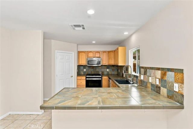 33275 Campus Lane, Cathedral City, CA 92234