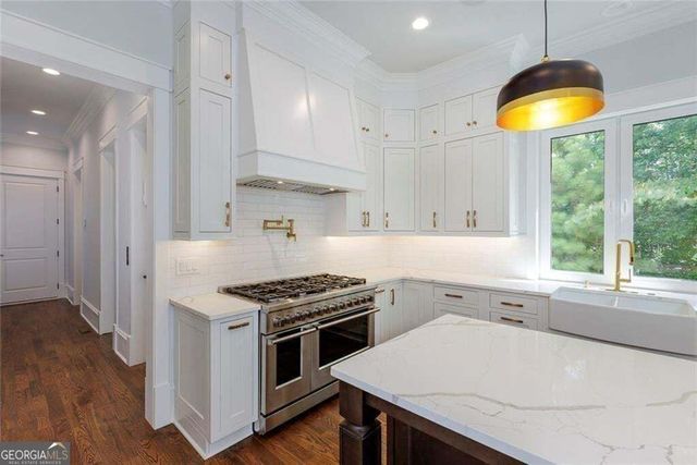 10765 Shallowford Road, Roswell, GA 30075