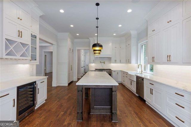 10765 Shallowford Road, Roswell, GA 30075