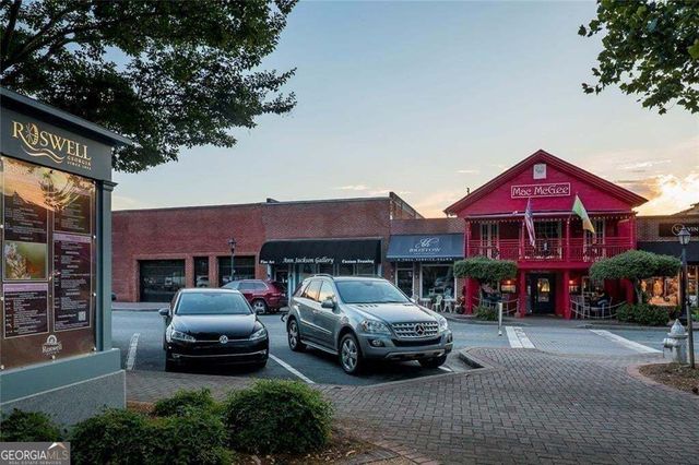 10765 Shallowford Road, Roswell, GA 30075