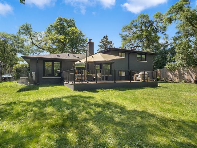 1349 Tinker Way, Glenview, IL 60025
