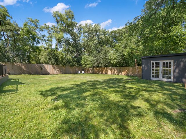 1349 Tinker Way, Glenview, IL 60025