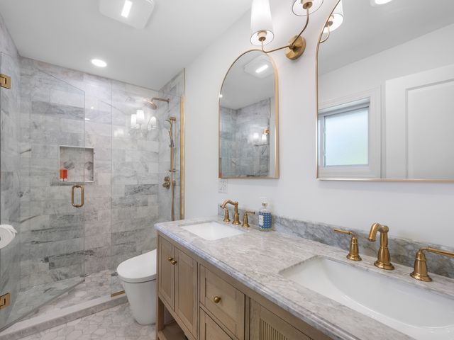 1349 Tinker Way, Glenview, IL 60025
