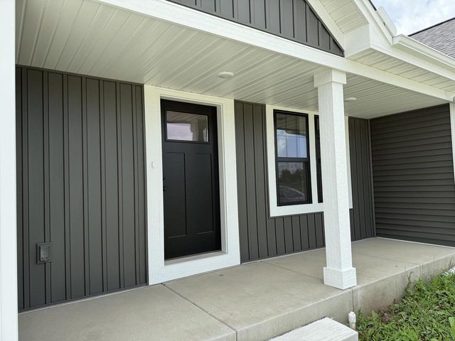 N162W21897 Poppy ROAD, Jackson, WI 53037