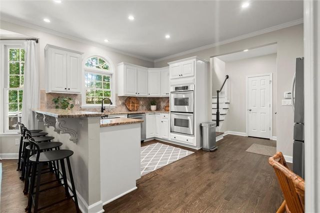 3302 Lantern Coach NE Lane, Roswell, GA 30075