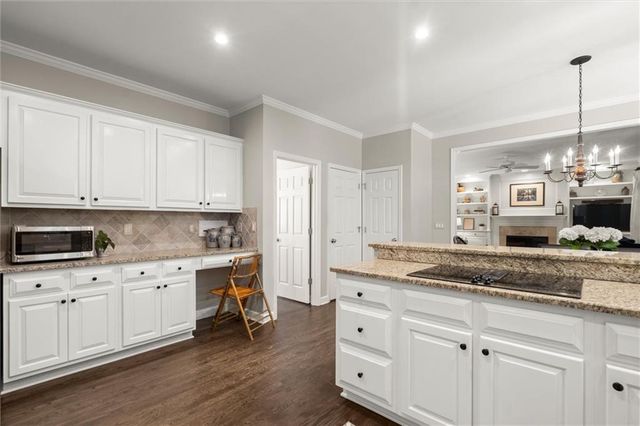 3302 Lantern Coach NE Lane, Roswell, GA 30075