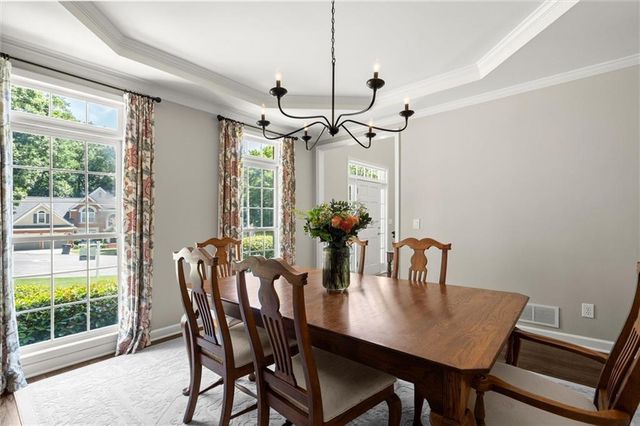 3302 Lantern Coach NE Lane, Roswell, GA 30075