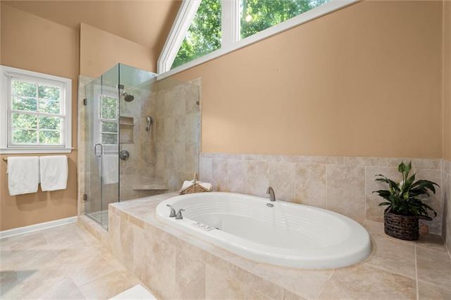 3302 Lantern Coach NE Lane, Roswell, GA 30075