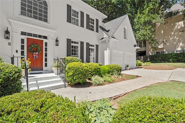 3302 Lantern Coach NE Lane, Roswell, GA 30075