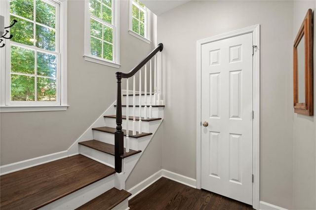 3302 Lantern Coach NE Lane, Roswell, GA 30075