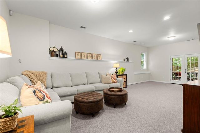 3302 Lantern Coach NE Lane, Roswell, GA 30075