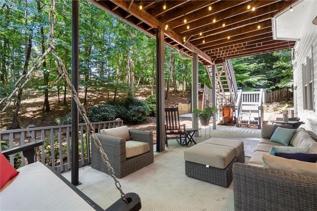 3302 Lantern Coach NE Lane, Roswell, GA 30075