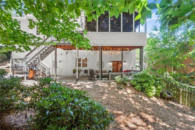 3302 Lantern Coach NE Lane, Roswell, GA 30075