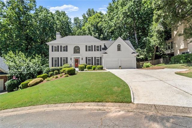 3302 Lantern Coach NE Lane, Roswell, GA 30075