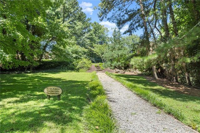 3302 Lantern Coach NE Lane, Roswell, GA 30075