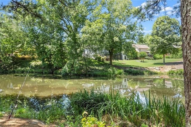 3302 Lantern Coach NE Lane, Roswell, GA 30075