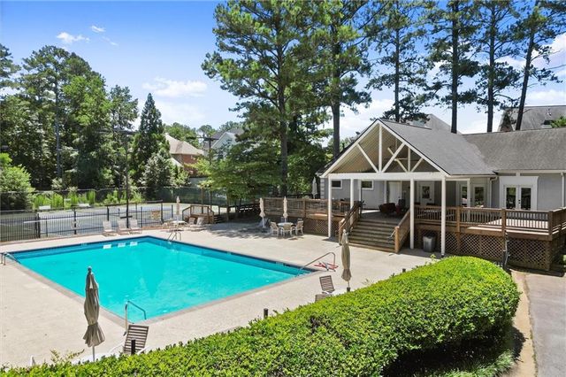 3302 Lantern Coach NE Lane, Roswell, GA 30075