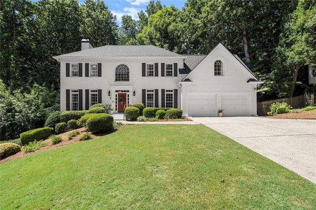 3302 Lantern Coach NE Lane, Roswell, GA 30075
