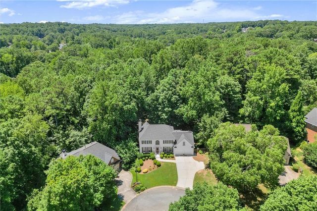 3302 Lantern Coach NE Lane, Roswell, GA 30075