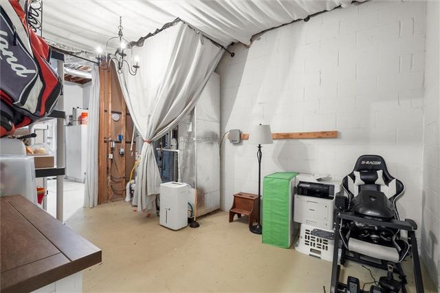 3302 Lantern Coach NE Lane, Roswell, GA 30075
