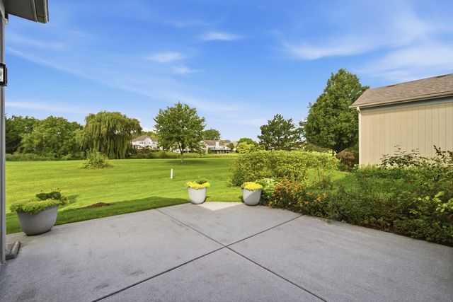 3064 N Southern Hills Drive, Wadsworth, IL 60083