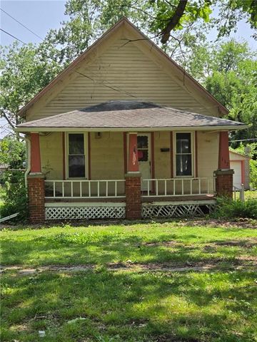 117 Pacific Avenue, Osawatomie, KS 66064