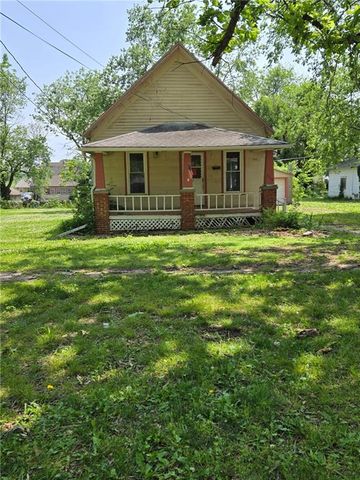 117 Pacific Avenue, Osawatomie, KS 66064