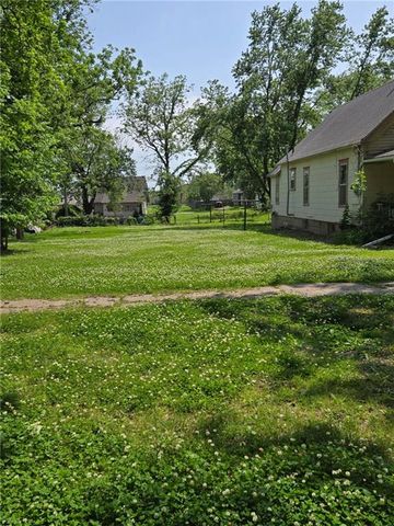 117 Pacific Avenue, Osawatomie, KS 66064