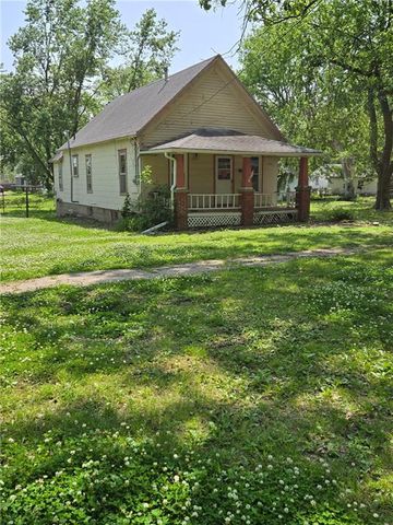 117 Pacific Avenue, Osawatomie, KS 66064