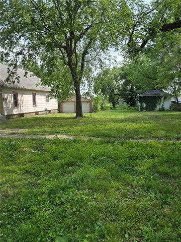 117 Pacific Avenue, Osawatomie, KS 66064
