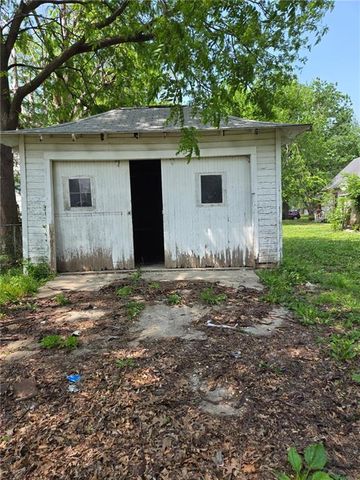 117 Pacific Avenue, Osawatomie, KS 66064