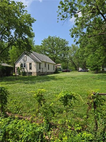 117 Pacific Avenue, Osawatomie, KS 66064