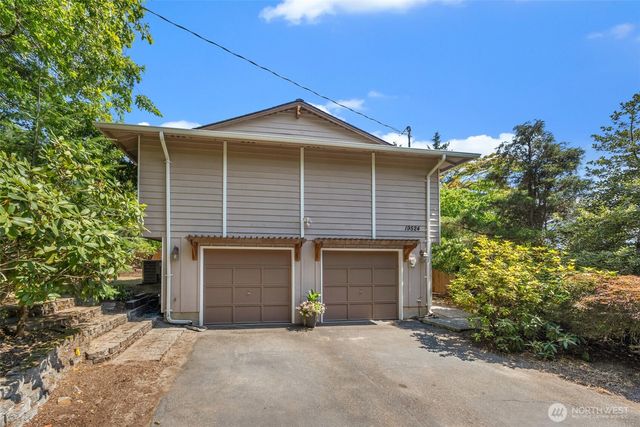 19524 53rd Avenue NE, Lake Forest Park, WA 98155